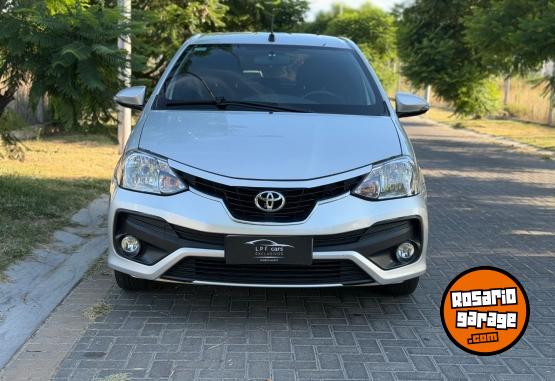 Autos - Toyota ETIOS PLATINIUM 2017 Nafta 45000Km - En Venta