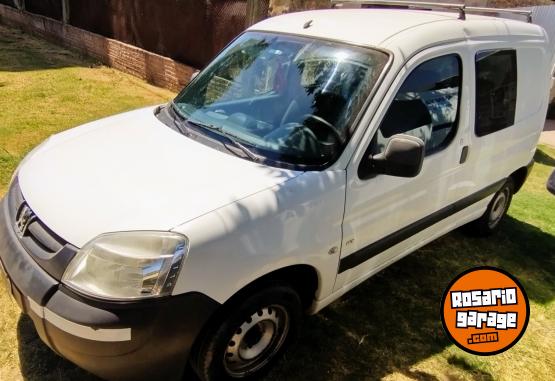 Utilitarios - Peugeot Partner 2014 Diesel 243000Km - En Venta
