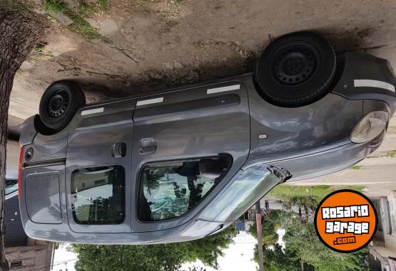 Utilitarios - Renault Kangoo 2012 Nafta 165000Km - En Venta