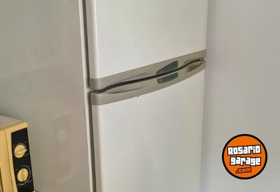Hogar - Heladera Westinghouse con Freezer - En Venta