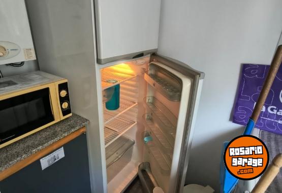 Hogar - Heladera Westinghouse con Freezer - En Venta