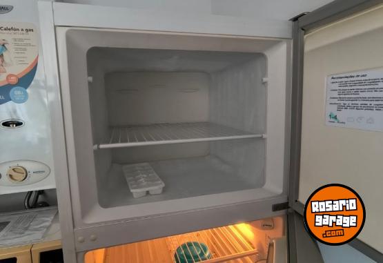 Hogar - Heladera Westinghouse con Freezer - En Venta