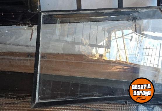 Hogar - VENDO PUERTA CHAPA CON VIDRIO CERRADURA Y LLAVE - En Venta