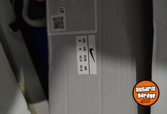 Indumentaria - Zapatillas nike air force 1..talle,41.5 (originales) - En Venta