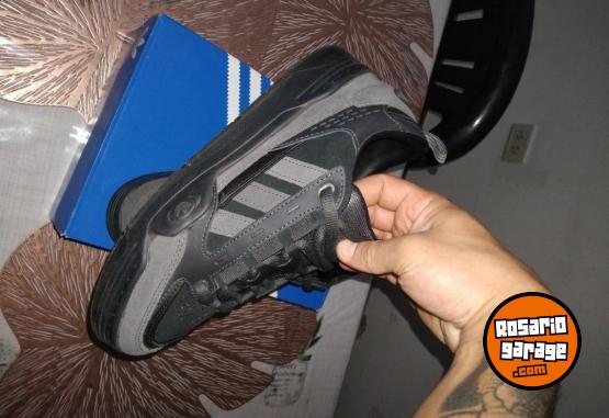 Indumentaria - Zapatillas adidas ADI2000 talle,41.5 (Originales) - En Venta