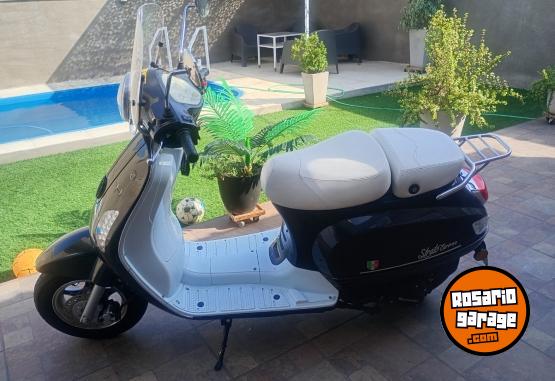 Motos - Motomel 2023 strato euro 2023 Nafta 7700Km - En Venta