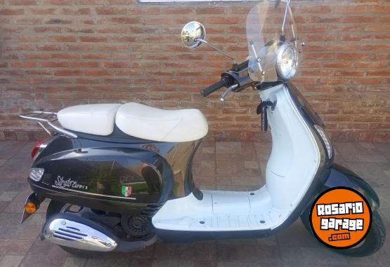 Motos - Motomel 2023 strato euro 2023 Nafta 7700Km - En Venta