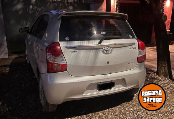 Autos - Toyota Etios Xls 2014 Nafta 140000Km - En Venta