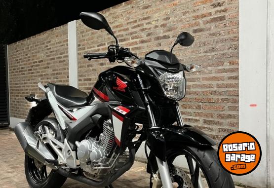 Motos - Honda Twister 2018 Nafta 6900Km - En Venta