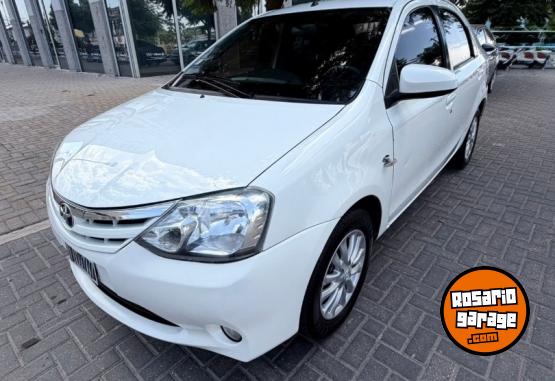 Autos - Toyota Etios 2014 Nafta 131000Km - En Venta
