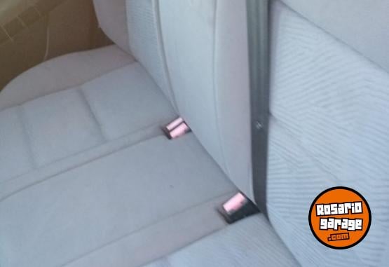 Autos - Peugeot Modelo 2004 versi�n 307 2004 Nafta 256000Km - En Venta