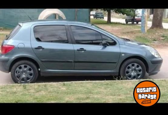 Autos - Peugeot Modelo 2004 versi�n 307 2004 Nafta 256000Km - En Venta