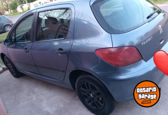 Autos - Peugeot Modelo 2004 versi�n 307 2004 Nafta 256000Km - En Venta