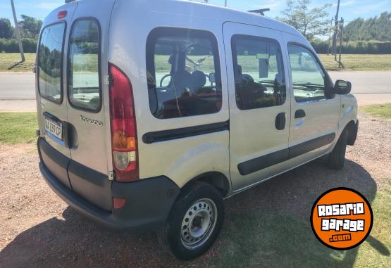 Utilitarios - Renault Kangoo 5 as 2p lateral 2017 Nafta 190000Km - En Venta
