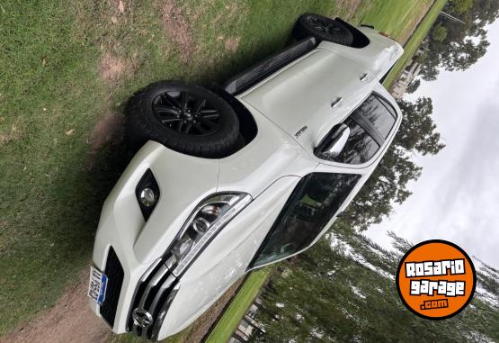 Camionetas - Toyota Hilux srx 2017 Diesel 140000Km - En Venta