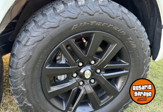 Camionetas - Toyota Hilux srx 2017 Diesel 140000Km - En Venta