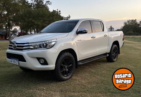 Camionetas - Toyota Hilux srx 2017 Diesel 140000Km - En Venta