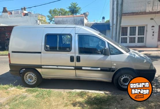 Utilitarios - Peugeot Expert 2005 Diesel 300000Km - En Venta