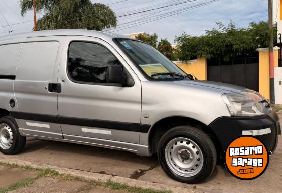 Utilitarios - Peugeot PARNERT  FURGON 2011 Nafta 173256Km - En Venta