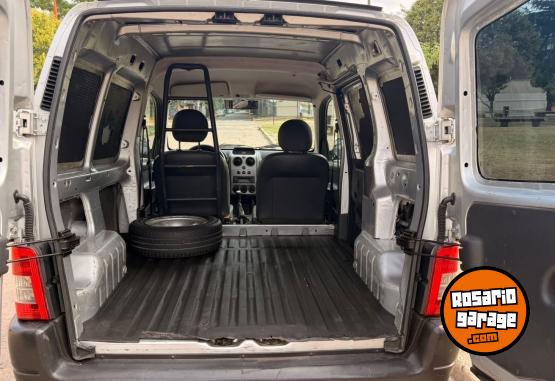 Utilitarios - Peugeot PARNERT  FURGON 2011 Nafta 173256Km - En Venta