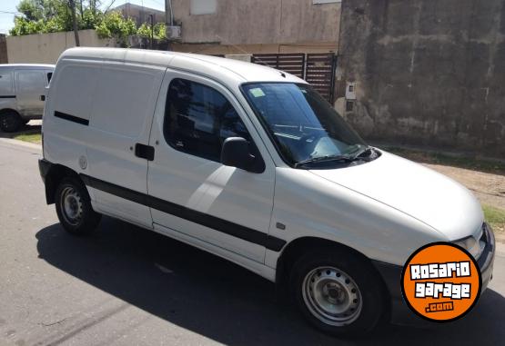 Utilitarios - Peugeot Partner furg�n 2008 Diesel 111111Km - En Venta
