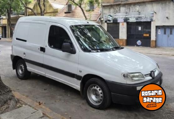 Utilitarios - Peugeot Partner furg�n 2008 Diesel 111111Km - En Venta