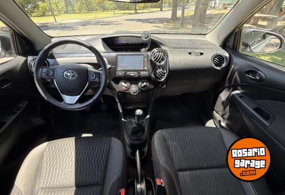 Autos - Toyota Etios 2017 Nafta 127000Km - En Venta