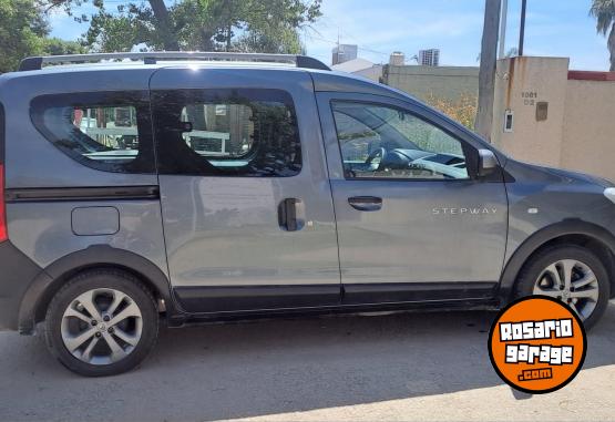 Utilitarios - Renault Kangoo II Stepway 1.5 dci 2022 Diesel 92000Km - En Venta