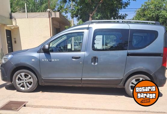 Utilitarios - Renault Kangoo II Stepway 1.5 dci 2022 Diesel 92000Km - En Venta