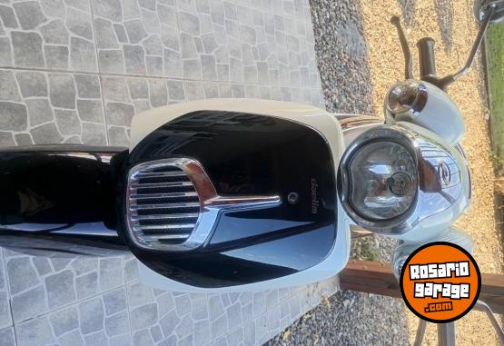 Motos - Otra marca Daelim Besbi 125 2018 Nafta 2640Km - En Venta