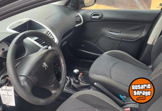 Autos - Peugeot 207 2012 Nafta 140000Km - En Venta