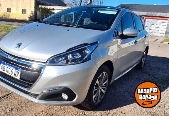 Autos - Peugeot 208 Feline 2017 Nafta 99000Km - En Venta