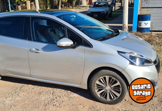 Autos - Peugeot 208 Feline 2017 Nafta 99000Km - En Venta