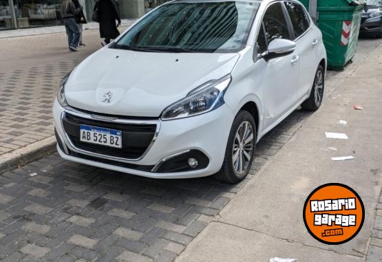 Autos - Peugeot 208 ALLURE 2017 Nafta 92000Km - En Venta