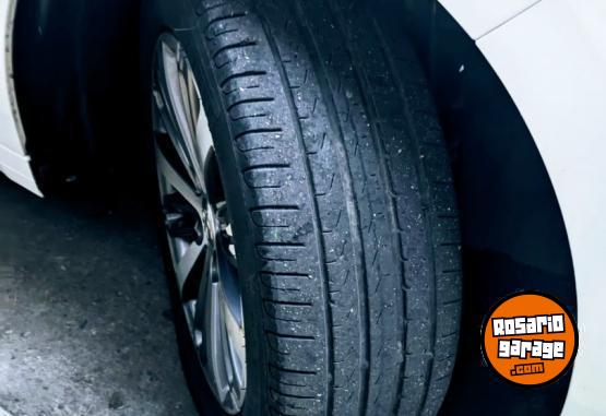 Autos - Peugeot 208 ALLURE 2017 Nafta 92000Km - En Venta