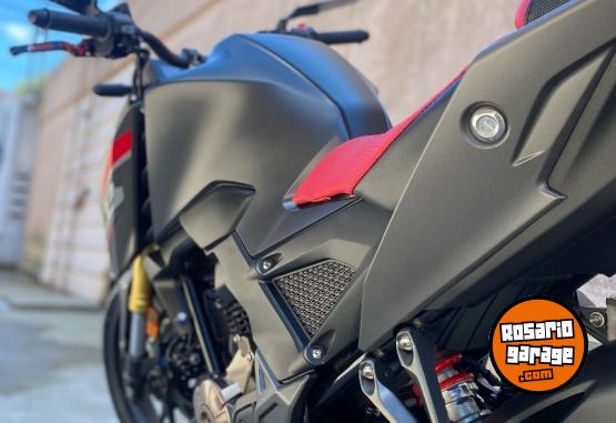 Motos - Honda Cb 300 2024 Nafta 5800Km - En Venta