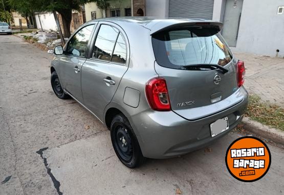 Autos - Nissan March 2015 Nafta 97000Km - En Venta
