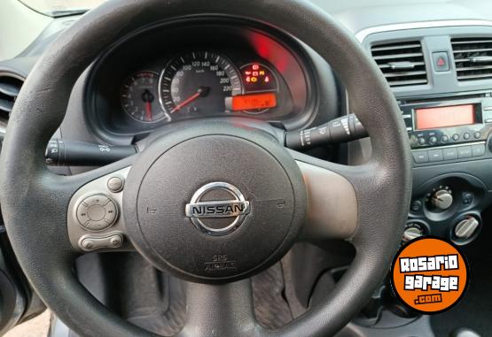 Autos - Nissan March 2015 Nafta 97000Km - En Venta