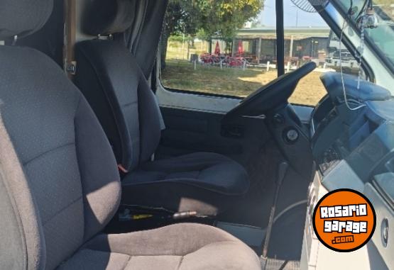 Utilitarios - Renault Renault trafic 1998 Diesel 111111Km - En Venta