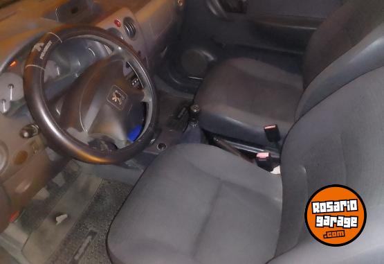 Utilitarios - Peugeot Partner 2011 Diesel 178000Km - En Venta