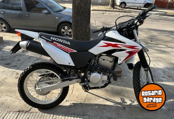Motos - Honda Tornado XR 250 2022 Nafta 3500Km - En Venta