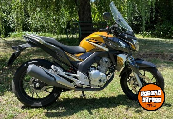 Motos - Honda Twister 2022 Nafta 11300Km - En Venta