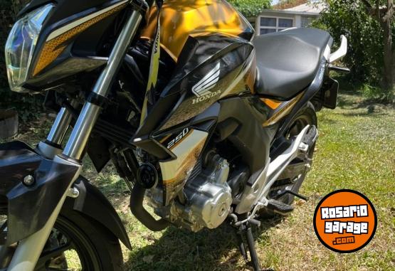 Motos - Honda Twister 2022 Nafta 11300Km - En Venta