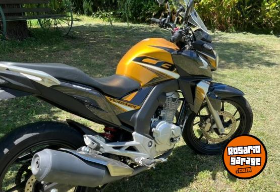Motos - Honda Twister 2022 Nafta 11300Km - En Venta