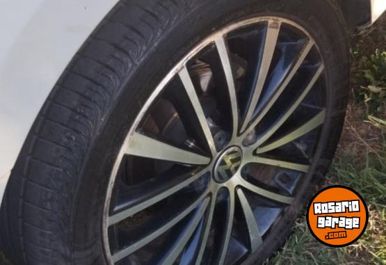 Autos - Volkswagen Vento 2.5 2013 Nafta 185000Km - En Venta