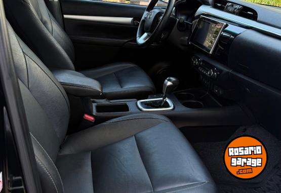 Camionetas - Toyota HILUX SRX 4X4 2017 Diesel 110000Km - En Venta