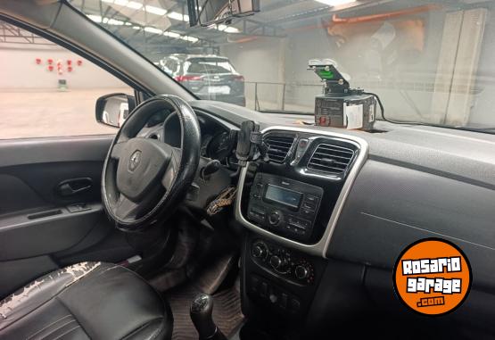 Autos - Renault logan 2018 GNC 220000Km - En Venta