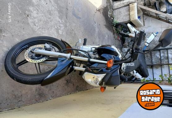 Motos - Honda Titan new 150 2021 Nafta 35000Km - En Venta