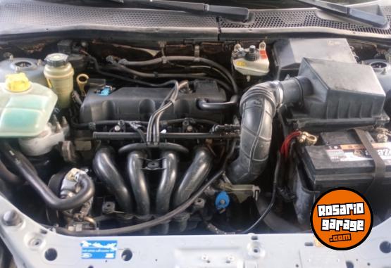 Autos - Ford Focus 2006 Nafta 322000Km - En Venta