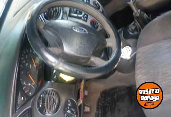 Autos - Ford Focus 2006 Nafta 322000Km - En Venta